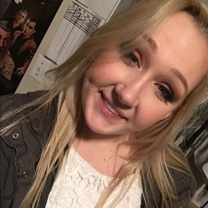 Meet your Posher, Kelly